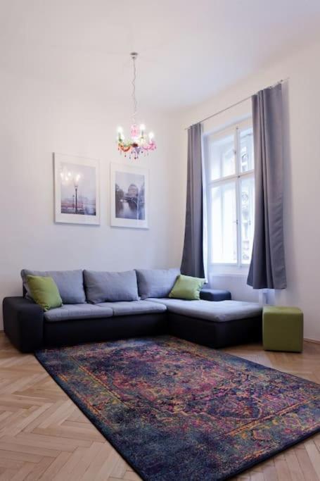 Prague Center Apartment With Fireplace Экстерьер фото